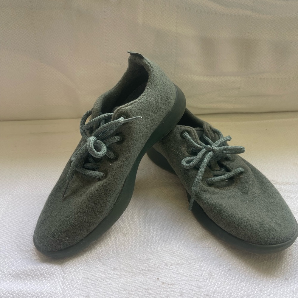 Allbirds Green Wool Runners  Sneakers Women sz 8